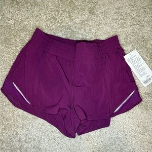 Lululemon Hotty Hot HR 2.5’’ Short Lined